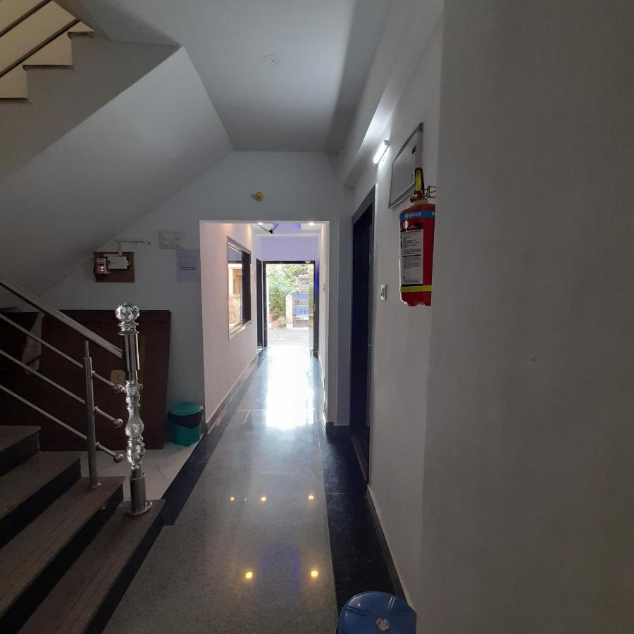 Garden Guest House Near Rene Tower Ruby General Hospital Kolkata Ngoại thất bức ảnh
