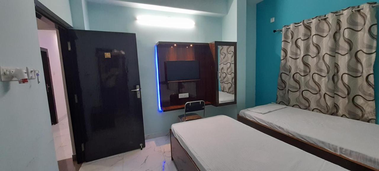 Garden Guest House Near Rene Tower Ruby General Hospital Kolkata Ngoại thất bức ảnh