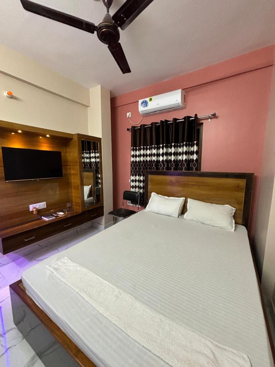 Garden Guest House Near Rene Tower Ruby General Hospital Kolkata Ngoại thất bức ảnh