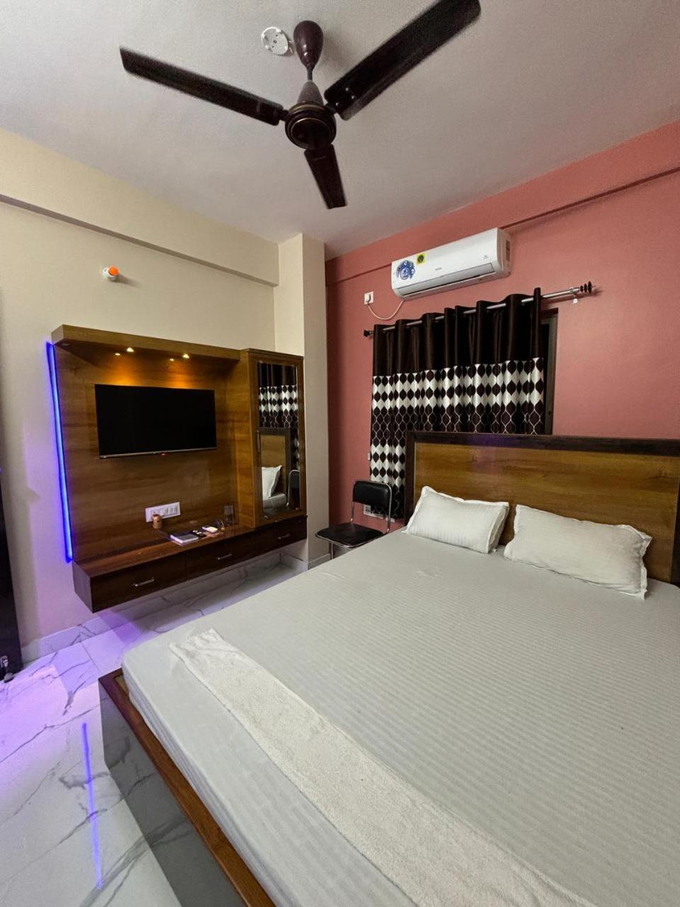 Garden Guest House Near Rene Tower Ruby General Hospital Kolkata Ngoại thất bức ảnh