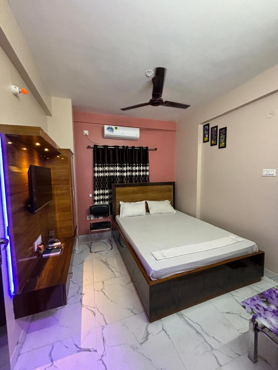 Garden Guest House Near Rene Tower Ruby General Hospital Kolkata Ngoại thất bức ảnh